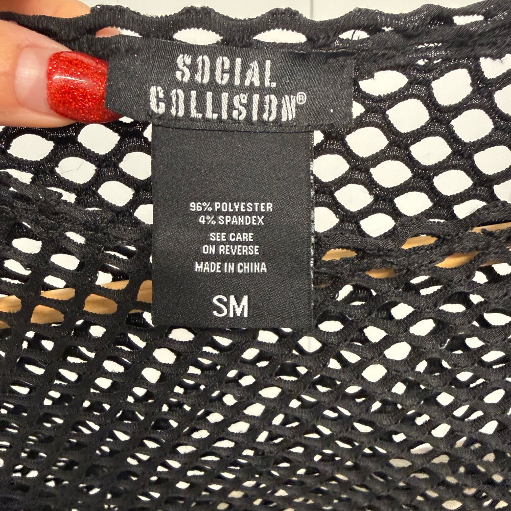 Hot Topic Black Fishnet Long Sleeve Top - Picture 3 of 4